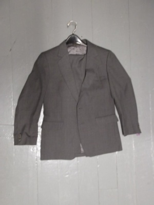 Grey and white Modern Suit-Mn Mod Su 2250-40-2pc-Size 40