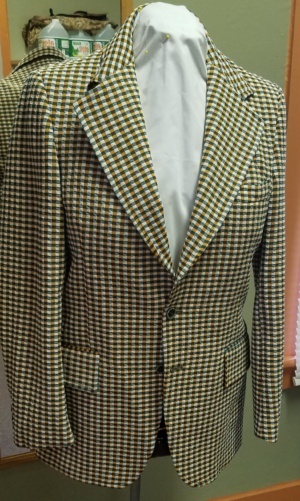 Green, white, and yellow Modern Suit-Mn Mod Su 3375-40-Size 40