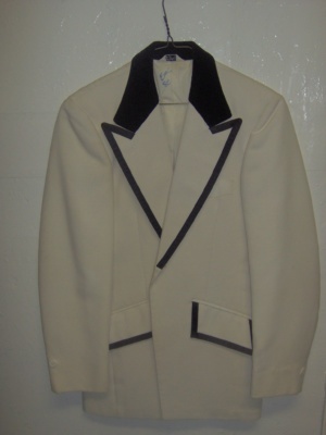 White and Black Modern Suit-Mn Mod Su 8200-38-Size 38