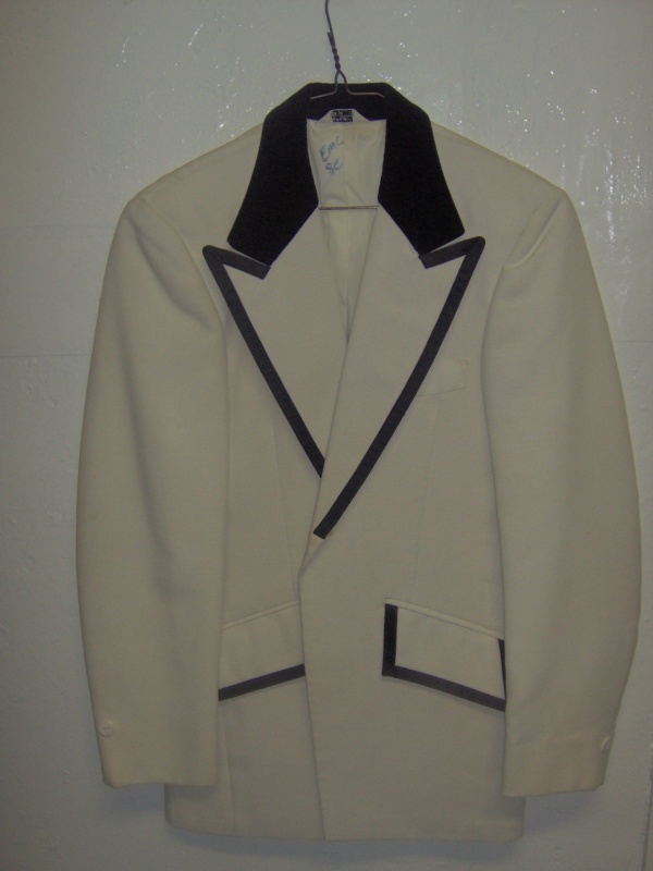 White and black Modern Suit-Mn Mod Su 8408-42-Size 42