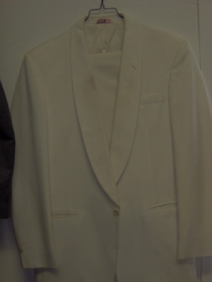 White Modern Suit-Mn Mod Su 8700-48-Size 48