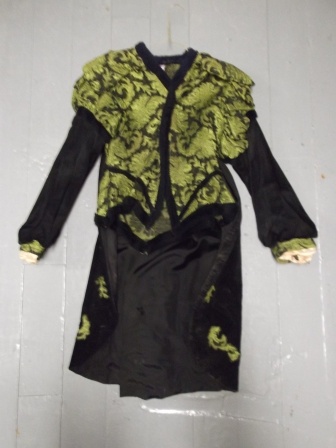 Black and green Renaissance Suit-Mn Rn Su 1025-Chest 34