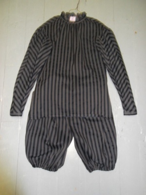 Black and blue and tan Renaissance Suit-Mn Rn Su 1450-Chest 44