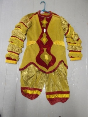 Yellow and Red Renaissance Suit-Mn Rn Su 3302-Chest 42
