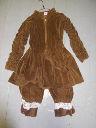 Brown Renaissance Suit-Mn Rn Su 6300-Chest 42