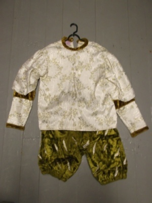 White and Green Renaissance Suit-Mn Rn Su 8425-Chest 44