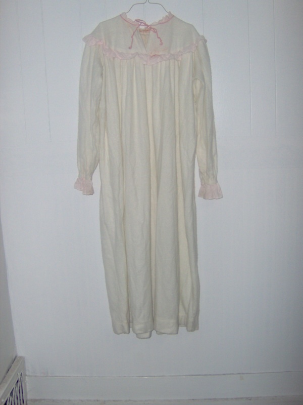 White Pajamas-NT GWN 8600-Chest 48