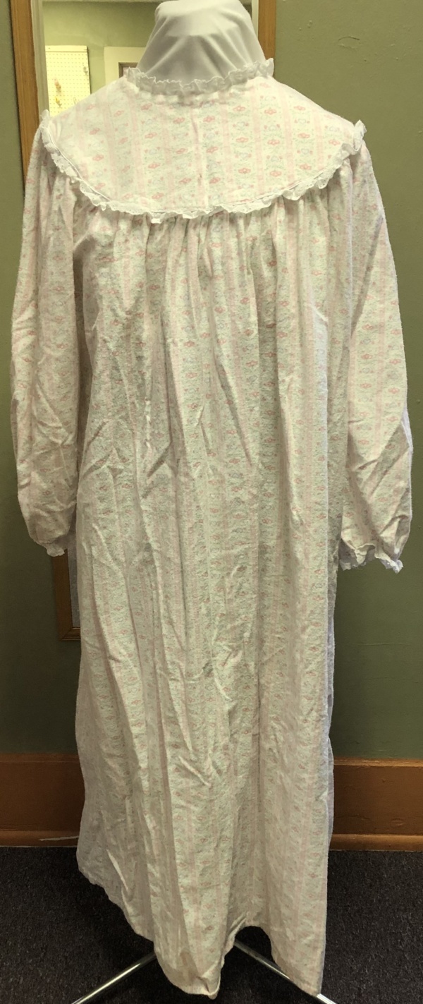 White, pink, blue Pajamas-NT GWN 8725-Chest 50