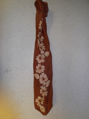Brown Necktie-TI 6049- Tie has large flowers on ends.