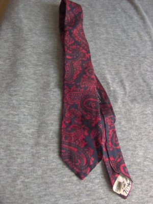 Red and black Necktie-TI 7054- paisley print ;silk