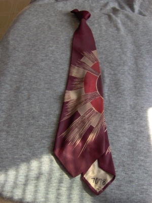 Burgundy, pink, and red Necktie-TI 7078- geometrical design
