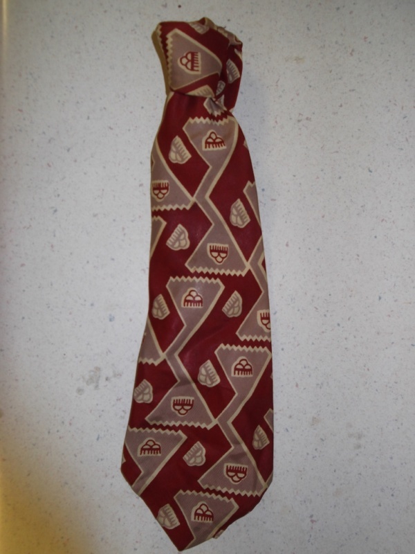 Red and brown Necktie-TI 7093- Indian rain cloud pattern.
