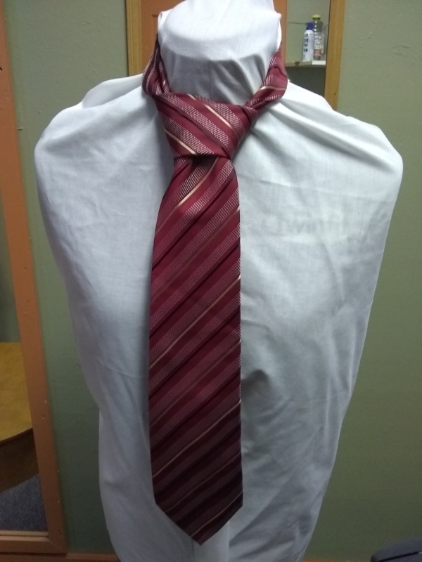 Red and gold Necktie-TI 7283- Diagonal stripes