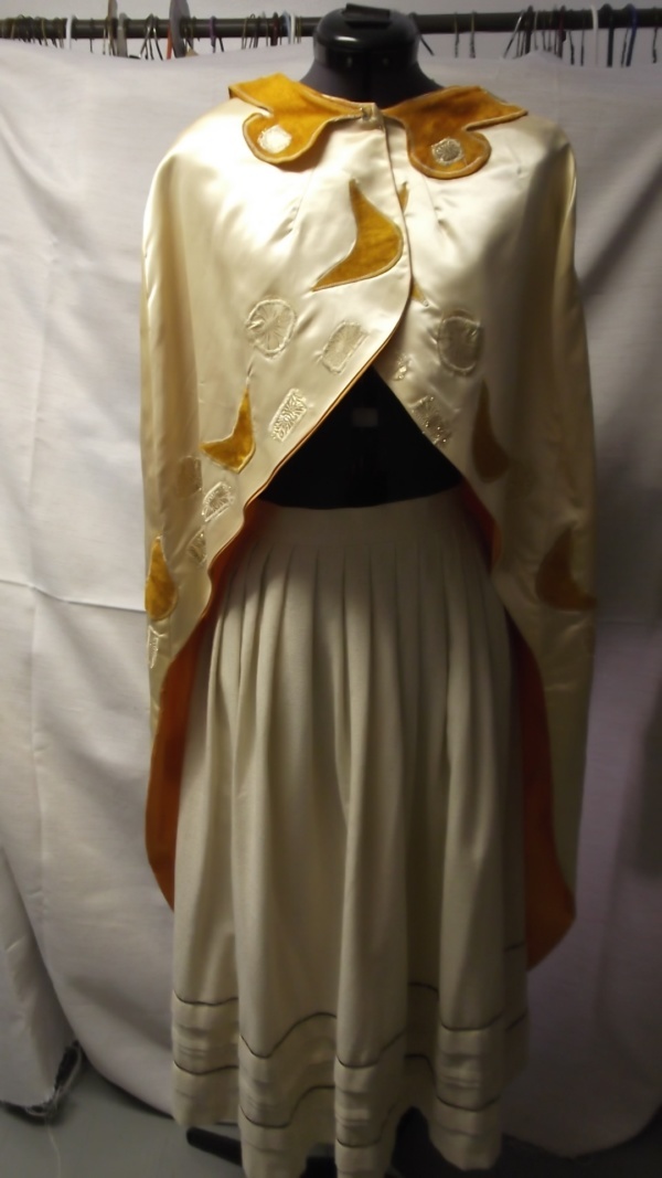 Ivory Gold Cloak-CL 5825-Chest 52
