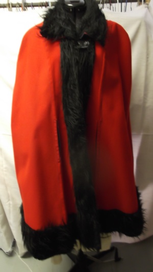 Red Black Cloak-CL 7800-Chest 52