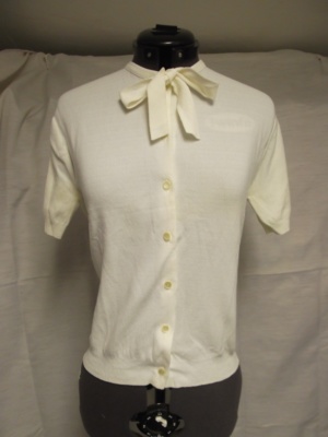 white Cardigan Sweater-Swtr Crd 8101-Chest 38