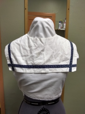 White and blue Collar-WM CLR 8014-