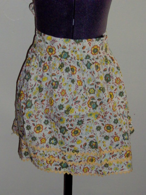 White Apron-Wm Hf Ap 8326-Length 16