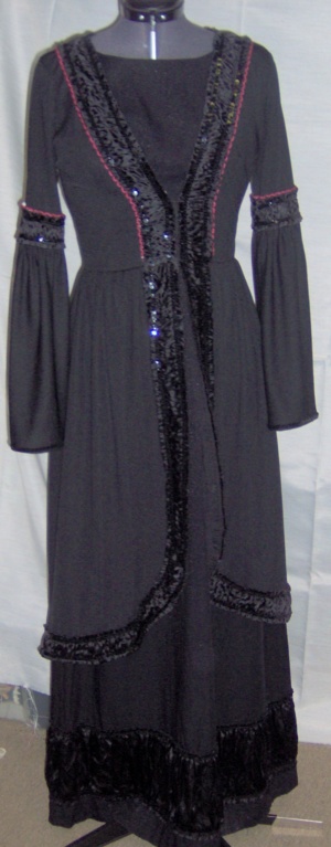 Black Red Period Dress-Wm Pd Dr 1400-Bust 38