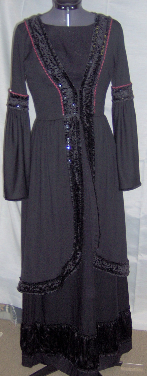 Black Red Period Dress-Wm Pd Dr 1400-Bust 38