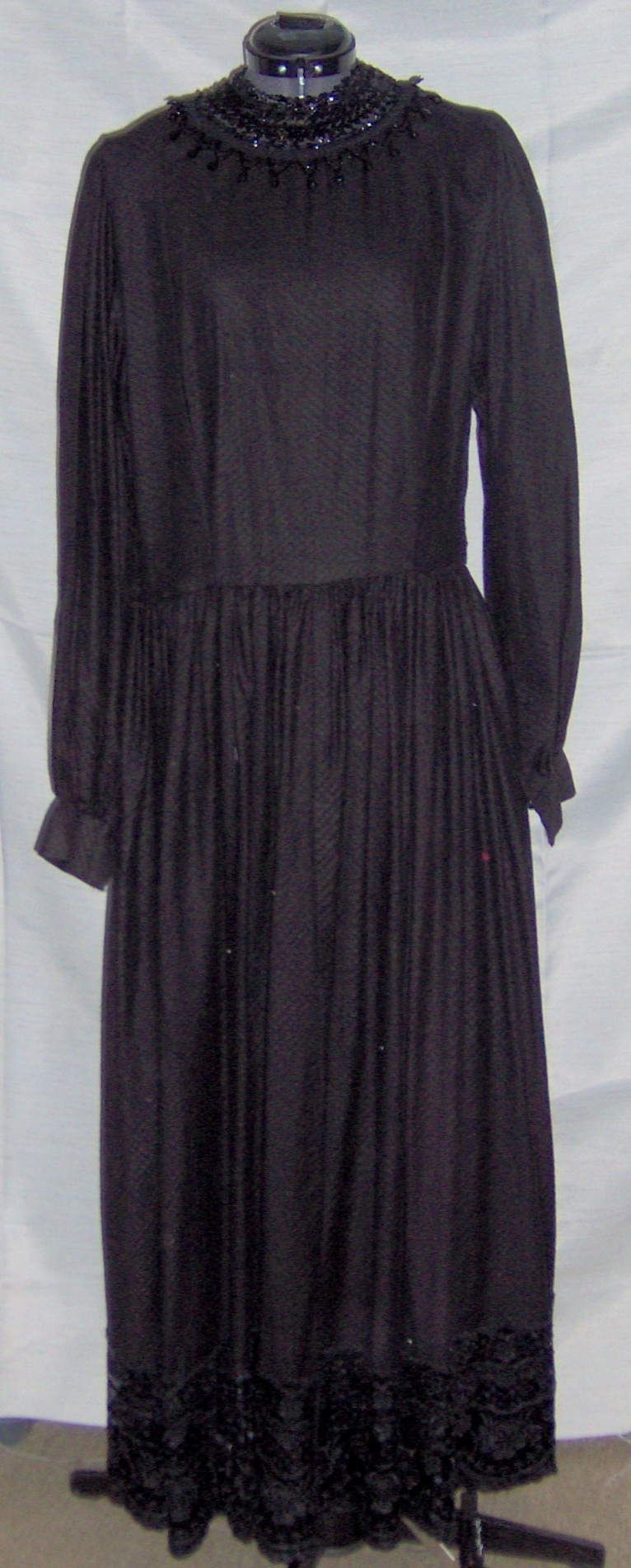 Black Period Dress-Wm Pd Dr 1526-Bust 40