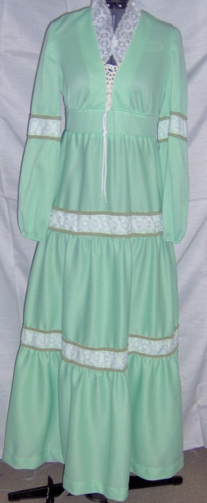 Green white Period Dress-Wm Pd Dr 3302-Bust 37