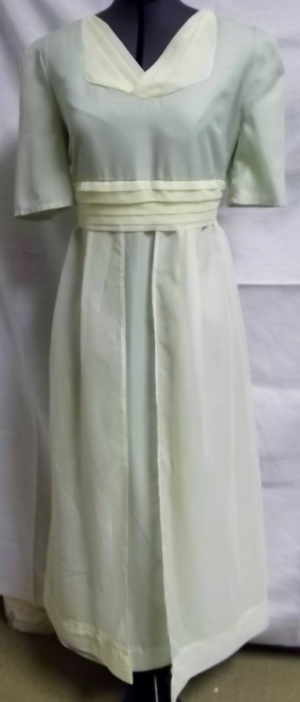 Green yellow Period Dress-Wm Pd Dr 3501-Pygm'08-Bust 40