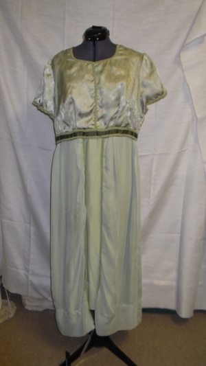 Green Period Dress-Wm Pd Dr 3600-MM'09-Bust 43