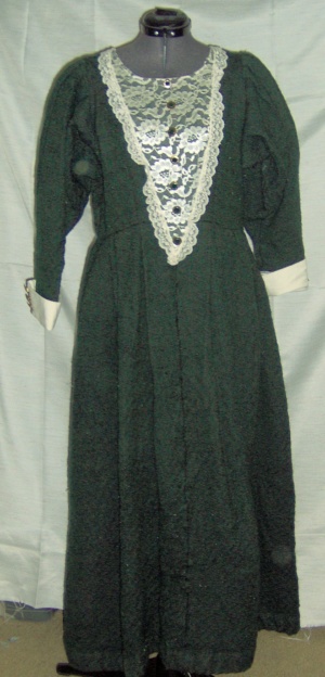 Green Ivory Period Dress-Wm Pd Dr 3625-Bust 42