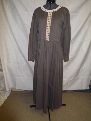 Brown Ivory Period Dress-Wm Pd Dr 6501-CC'15-Bust 40