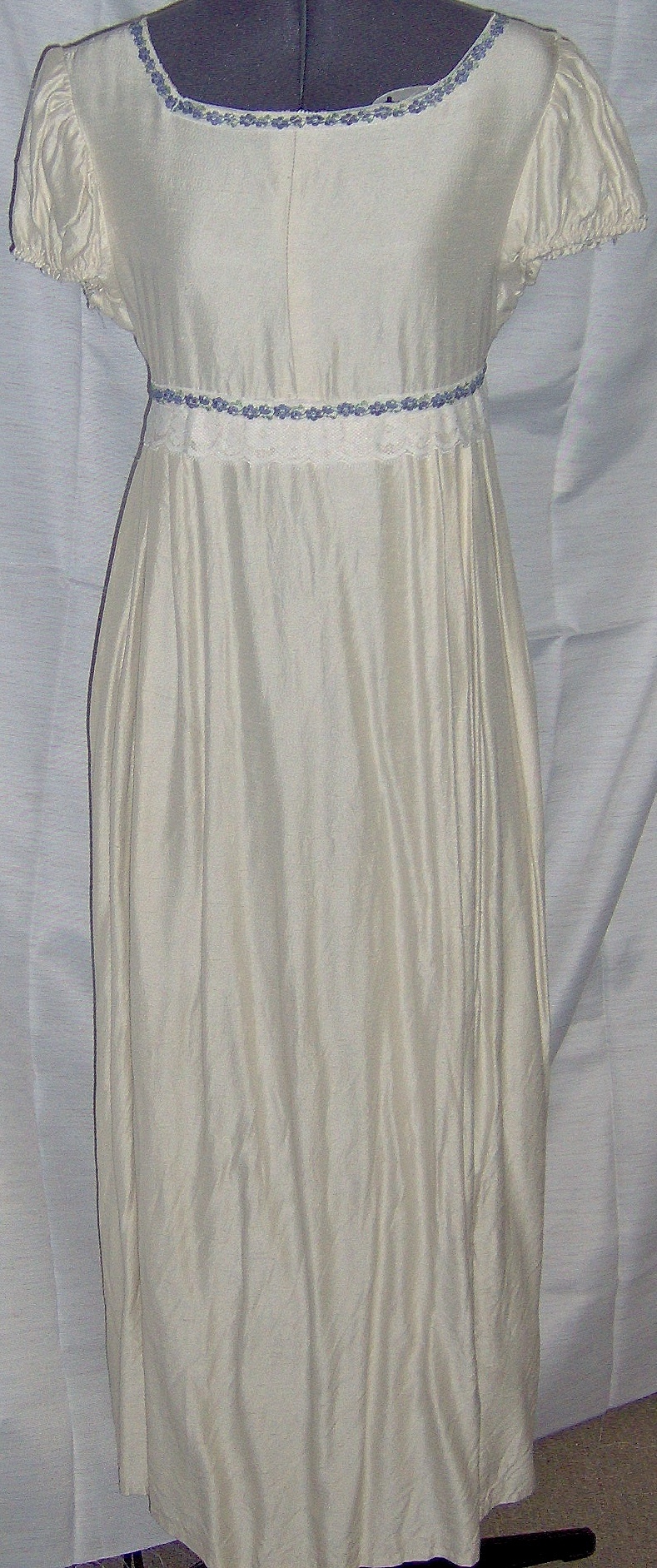 Ivory Purple Period Dress-Wm Pd Dr 8407-Bust 37