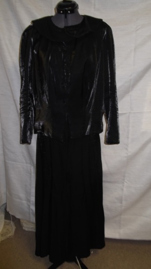 Black Period Suit-Wm Pd Su 1500-Ernst'06-Bust 40
