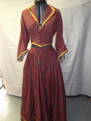 Red green white Period Suit-Wm Pd Su 7075-CC'15-Bust 38