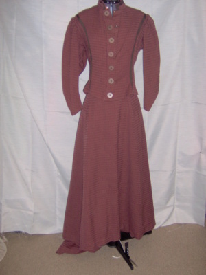 Red Period Suit-Wm Pd Su 7525-Bust 40