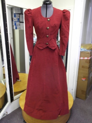 burgandy Period Suit-Wm Pd Su 7100-AoGG'12-Bust 38