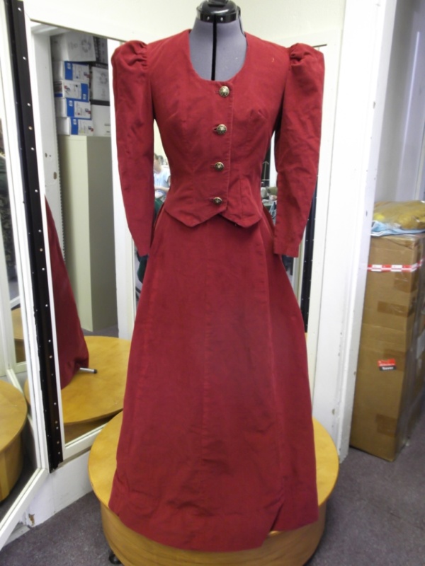burgandy Period Suit-Wm Pd Su 7100-AoGG'12-Bust 38
