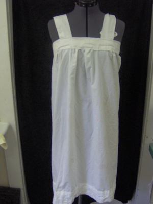 White Pinafore-Wm Pn 8000-Chest 36