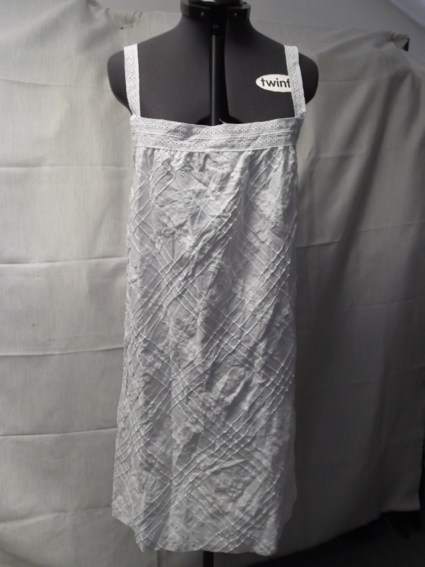 White Pinafore-Wm Pn 8075-Chest 36