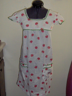 White Pinafore-Wm Pn 8225-Chest 40