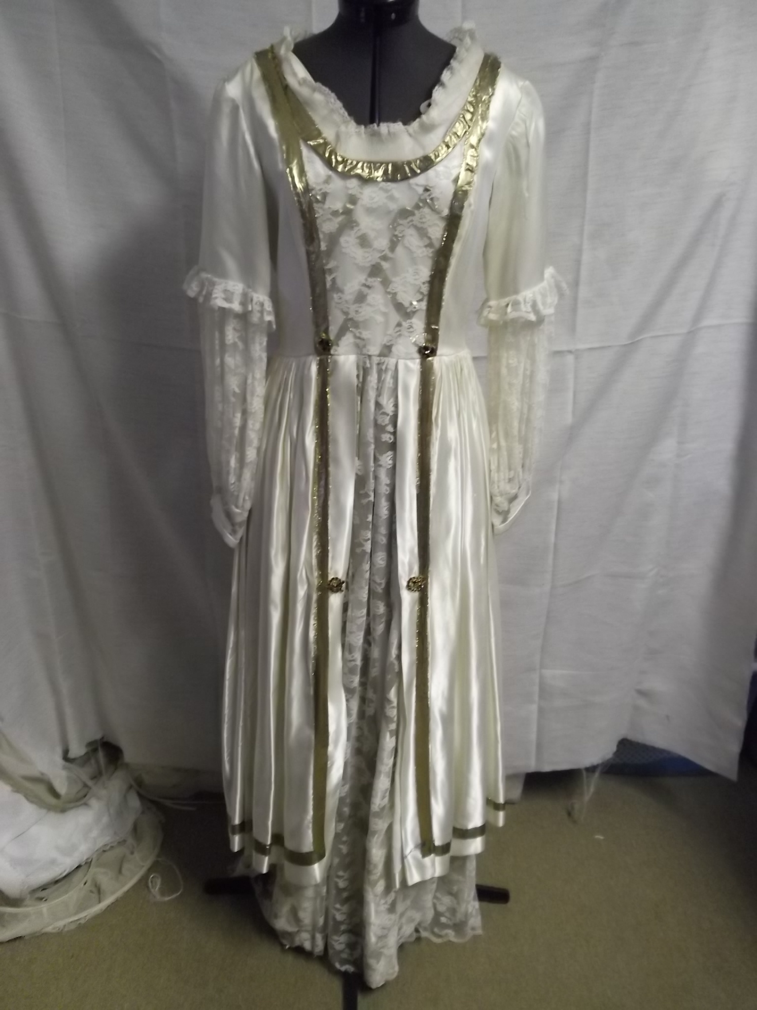 Ivory Gold Renaissance Dress-Wm Rn Dr 8300-Chest 36  Costume Cottage
