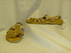 light brown  Shoe-Wm Sh Flt 6004-Size  7