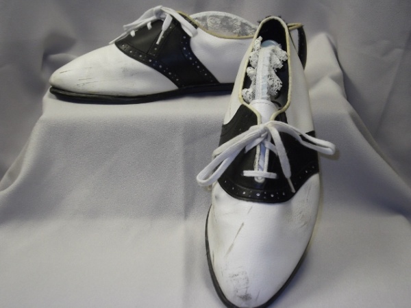 white and black Shoe-Wm Sh Flt 8074-Size  8.5