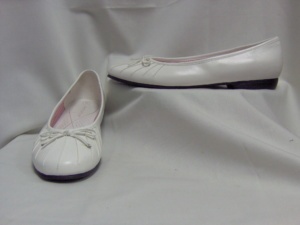 white  Shoe-Wm Sh Flt 8141-Size  9