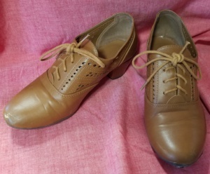 tan  Shoe-Wm SH HH 6560-Size  8