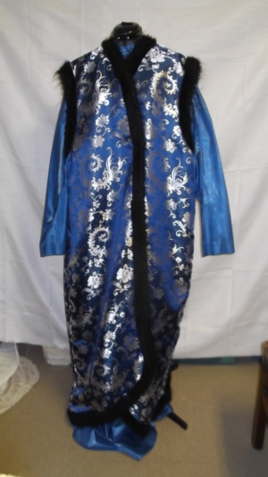 Blue and white Ethnic Item-ETHNIC 4900-Shrew'10-Chest 41