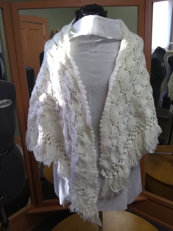 White Shawl-Wm Swl 8501-Chest 45