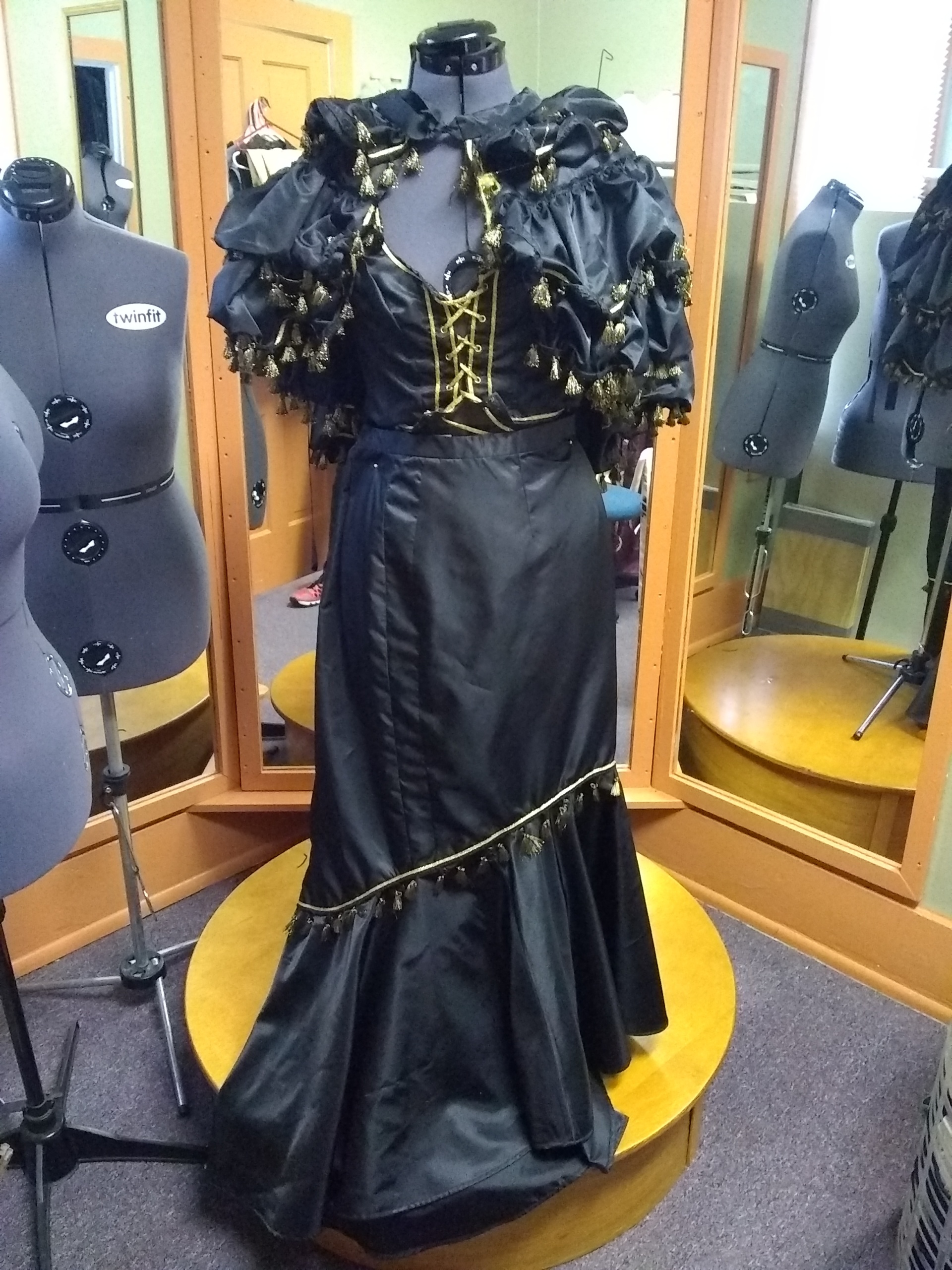 Black and gold Period Dress-Wm Pd Dr 1301-BB'20-Chest 36 – Costume
