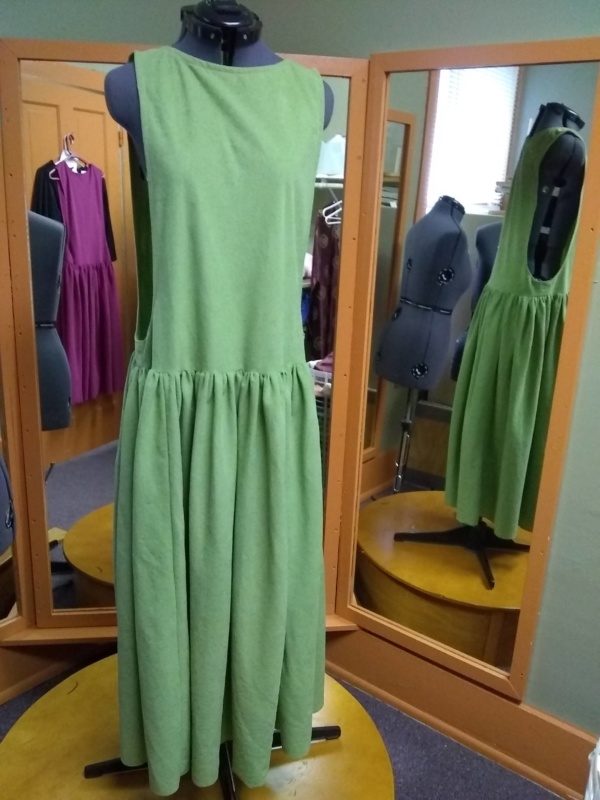 Green Renaissance Dress (Wm Rn Dr 3000) Bust-28
