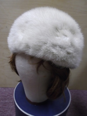 Cream Fur Hats-FR HT 8102-Size 22