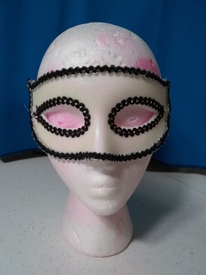 White and black Masks-MASK 8000-Size One Size Fits All